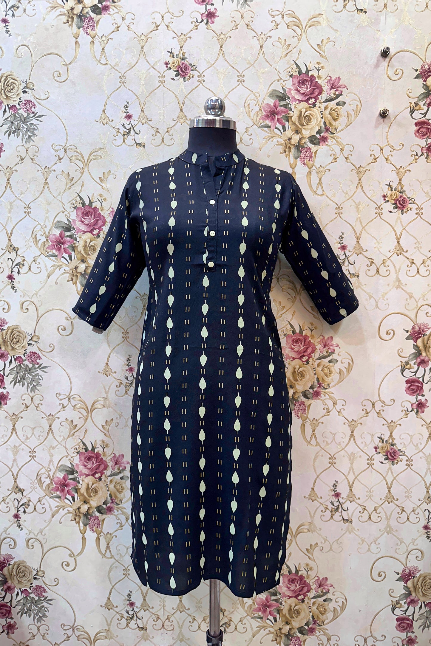 Women's Black Ryan Cotton Kurti – Linear Ikat-Inspired Elegance with Mandarin Neckline