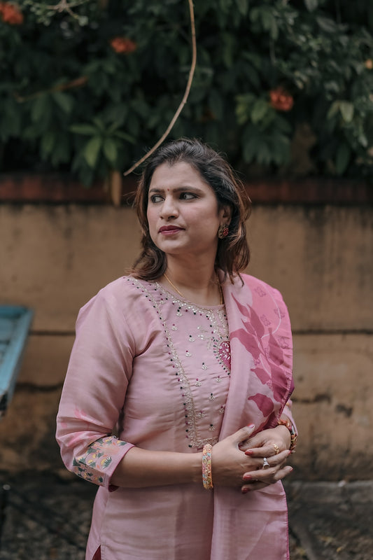 Rose Pink Embroidered Festive Kurta Set – Rang Sootra Radiance