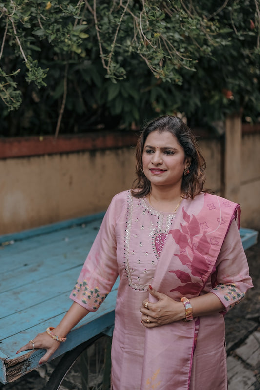 Rose Pink Embroidered Festive Kurta Set – Rang Sootra Radiance