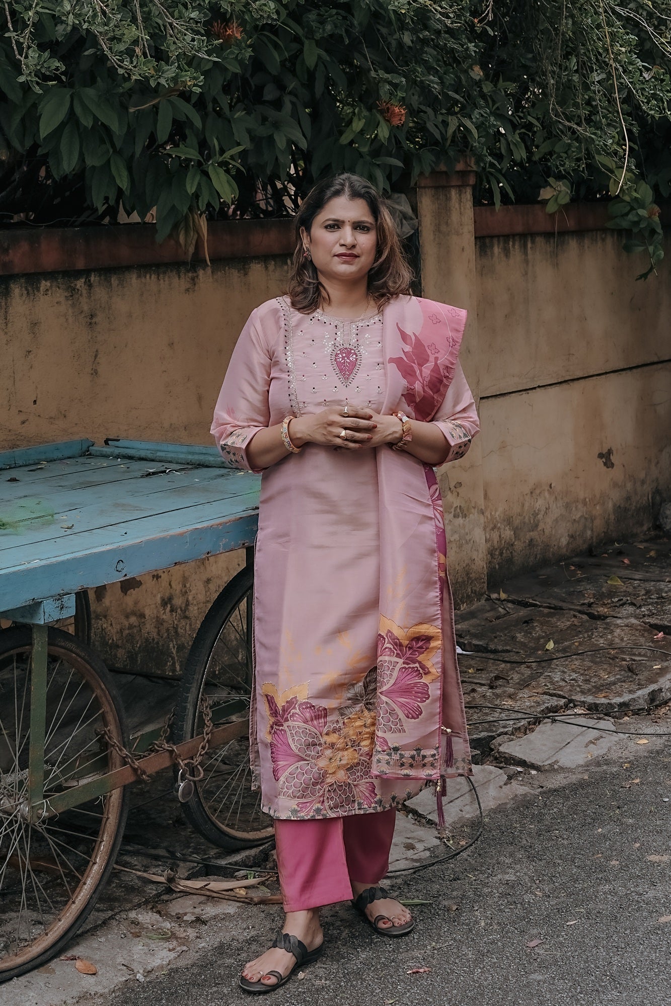 Rose Pink Embroidered Festive Kurta Set – Rang Sootra Radiance