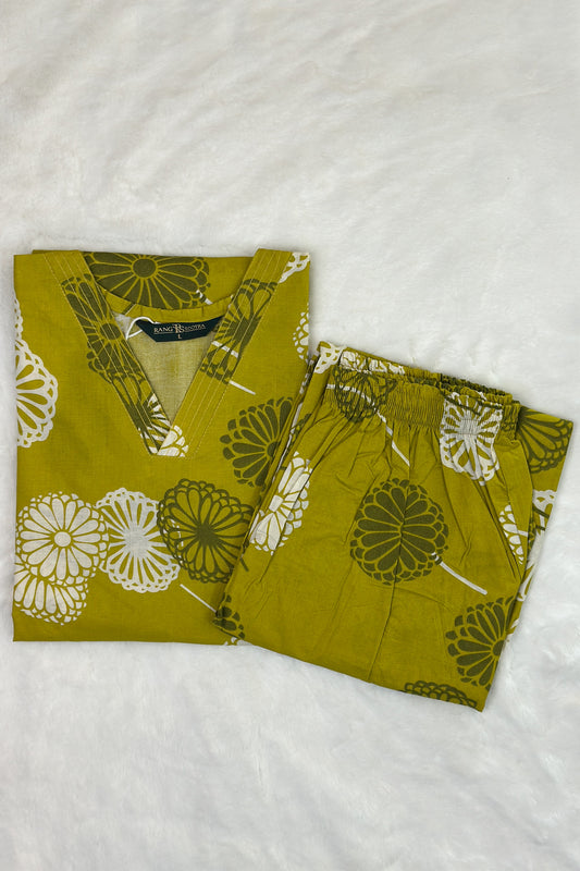 Women’s Olive Green Floral Co-ord Set – Contemporary Chic with Nature-Inspired Prints